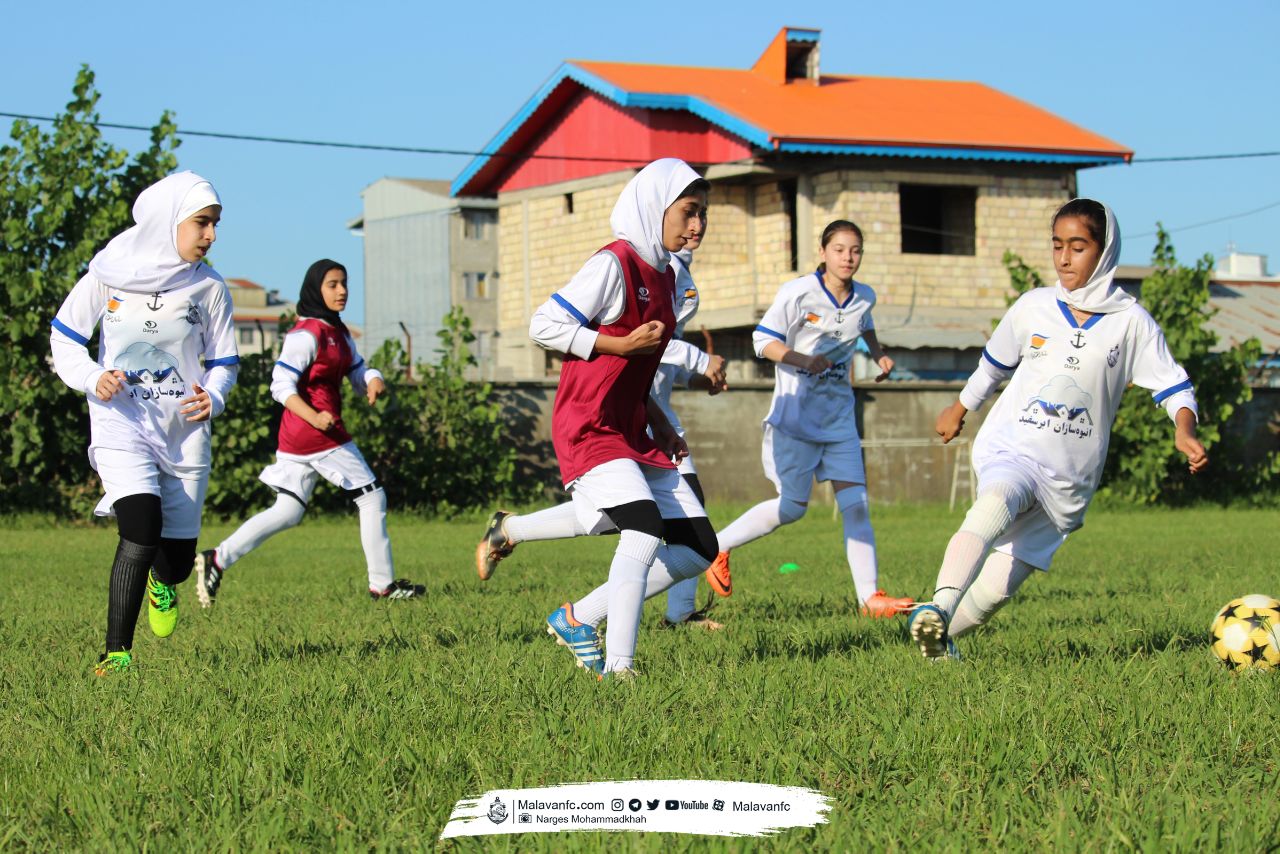گزارش تصویری از مدرسه ی فوتبال دائمی دختران ملوان